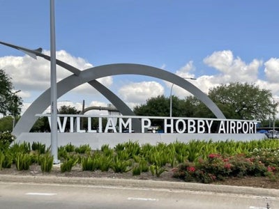 Black-Owned Restaurant Brand Lands Historic $334M Contract To Revitalize Houston Airports’ Dining Experience