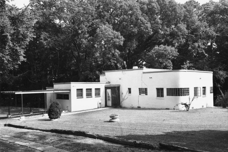 This Black Woman Architect Broke Barriers In A Field Dominated By White Men Well Before The Civil Rights Movement