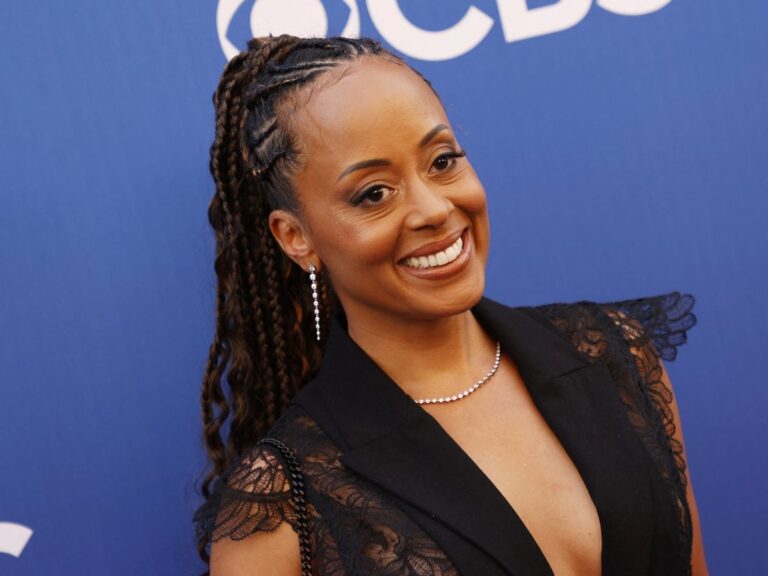 Mamas At Work: Essence Atkins On Her New Hit Show ‘Poppa’s House’ Being An ‘Answered Prayer,’ Single Motherhood And Dating With Purpose At 52