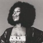 Roberta Flack’s Most Iconic Beauty Moments